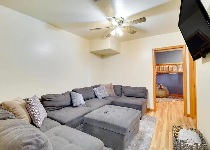 Dreamy Deck Show On Over 2 Acres! Holiday home