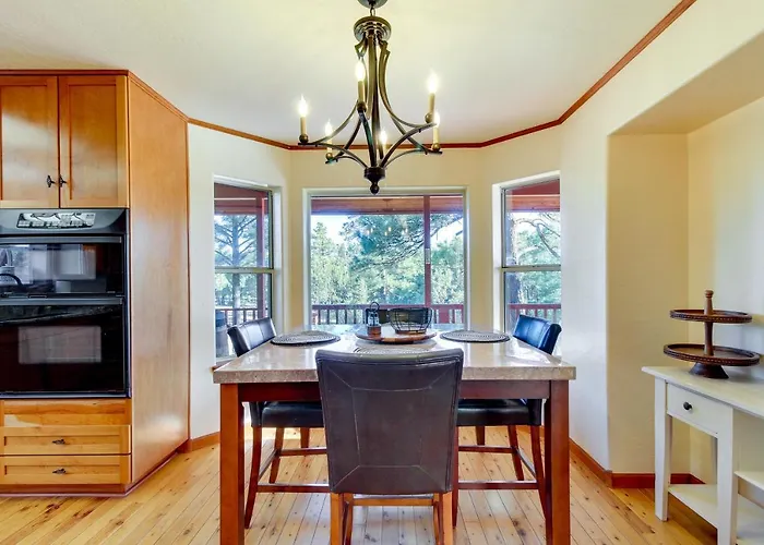 Holiday home Dreamy Deck Show On Over 2 Acres! *