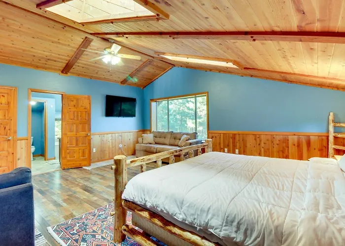 Dreamy Deck Show On Over 2 Acres! Holiday home *